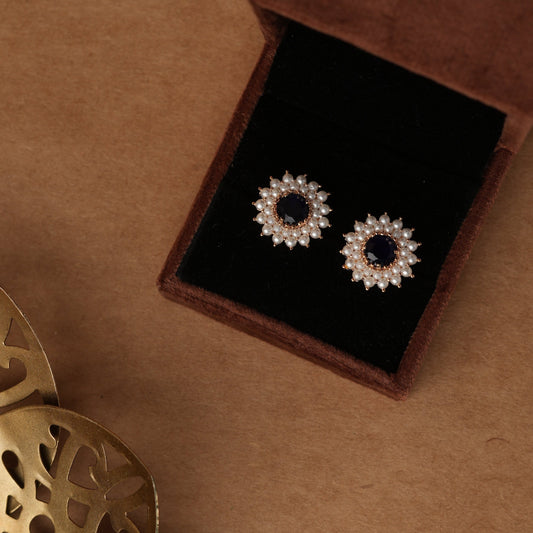 Black and Pearl stone Stud